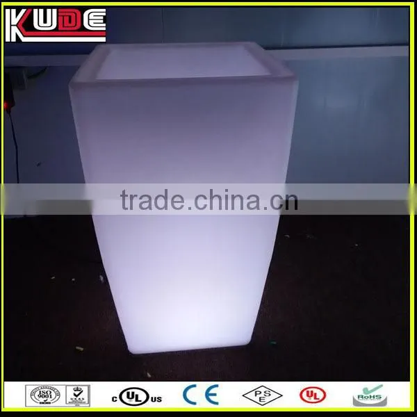 Colorful PE plastic LED flower pot/planter pot for outdoor decoration using