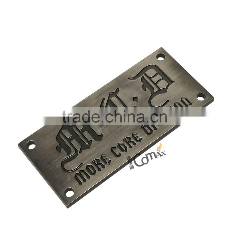 2015 new design debossed zinc alloy brushed gunmetal jeans metal label