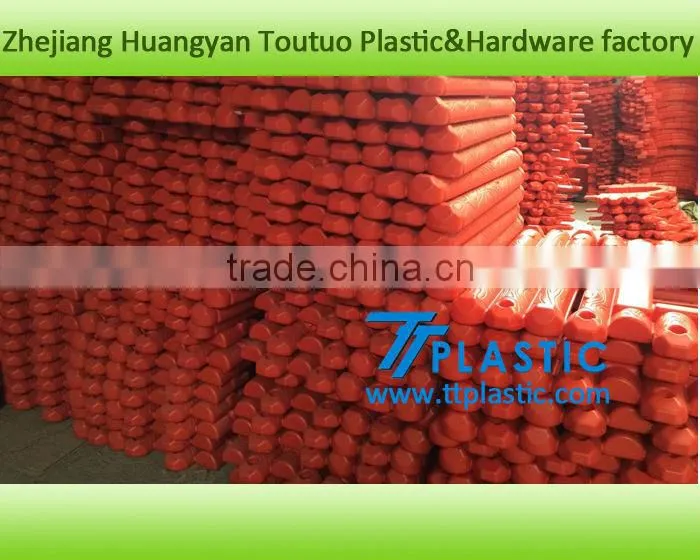 Barricade plastic blowing mold and products
