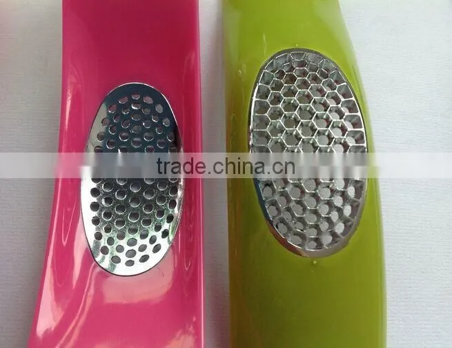 Promotional kitchen tool Garlic press/ Garlic crusher/ Garlic rocker