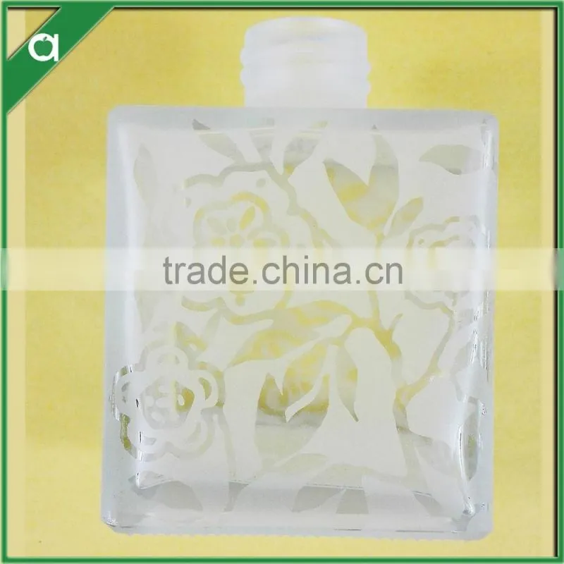 frosted flower cartoon glass bottle for 150ml reed diffuser with aluminium crown cap