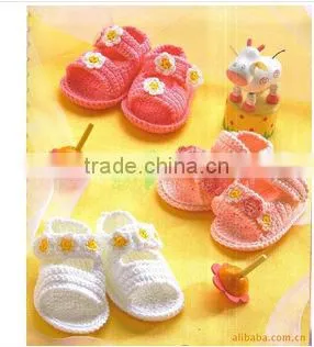 Lovely Design Hand-Made Crochet Shoes w flower for Baby