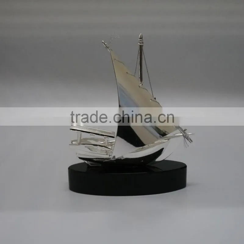 2017 NEW Style High Quality Beautiful Real Gold plated Dhow with Bahrain Gift