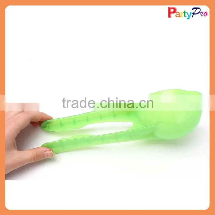 2015 wholesale china factory made plastic lovely colorful Pet feeder measuring spoon