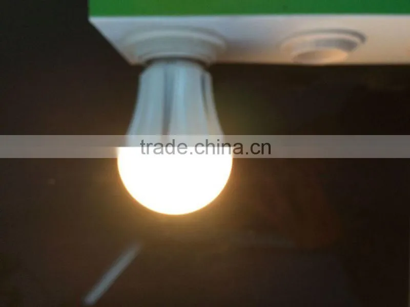 Dimmable wireless bulb smart bluetooth led bulb operated by iphone or andriod mobiles