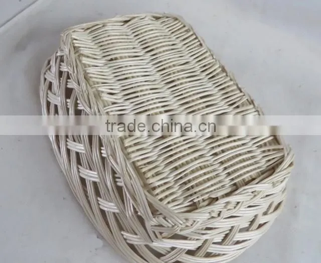 Natural wicker heated bread basket