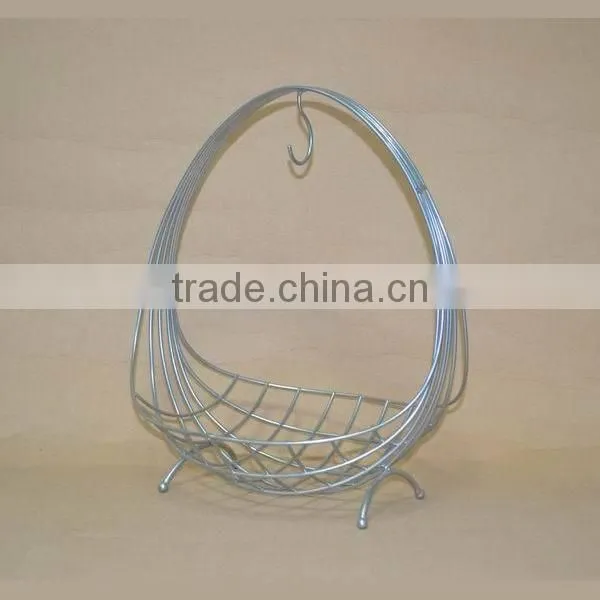Fruit basket with banana holder