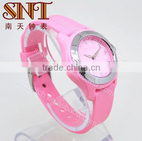 Quartz watch plastic watch on sell