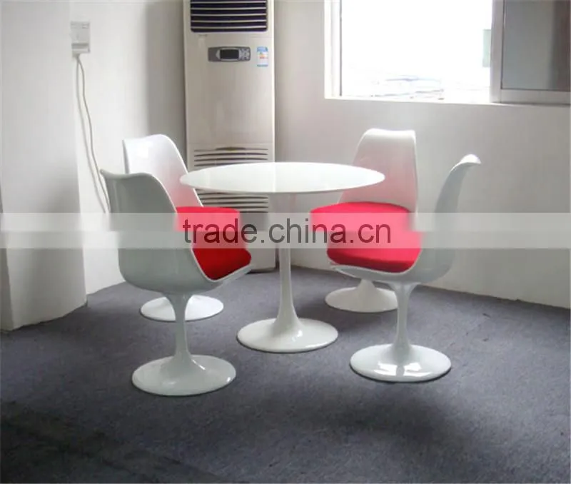 Tulip Dining Table Black marble top