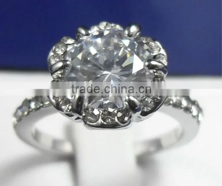 Luxury White Gold Plated Light Blue Zircon And Rhinestones Engagement Ring For Women