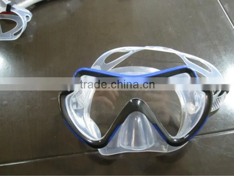 Water repellent silicone full face diving mask