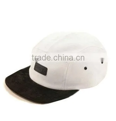White and black hat with leather patch cheap plain custom 5 panel cap hat