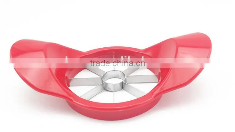 Plastic apple slicer and divider