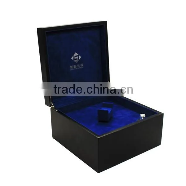 Luxury display wooden perfume box with rotating motor