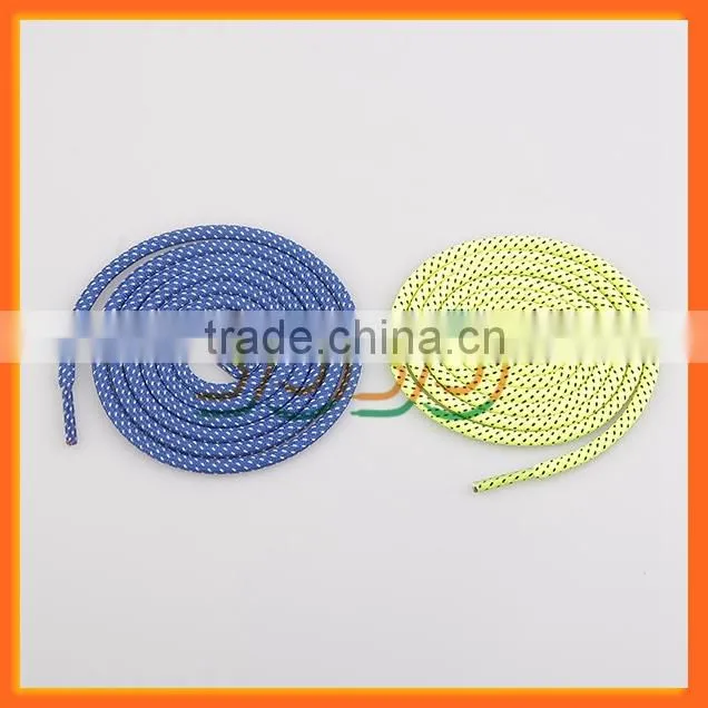 Hiking shoes shoelaces with lots of models