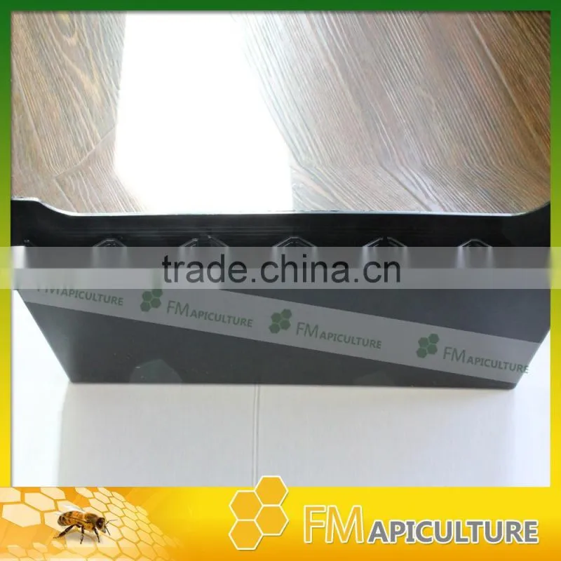 Bee keeping tools plastic bee feeder; 4KG bee feeder ; plastic bee feeder