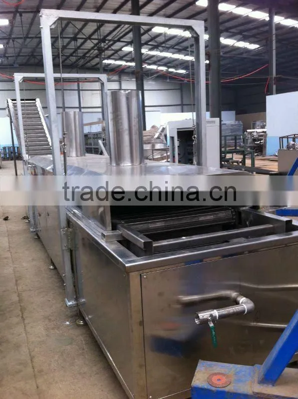 Automatic continuous fryer for fry nuts, snack pellet