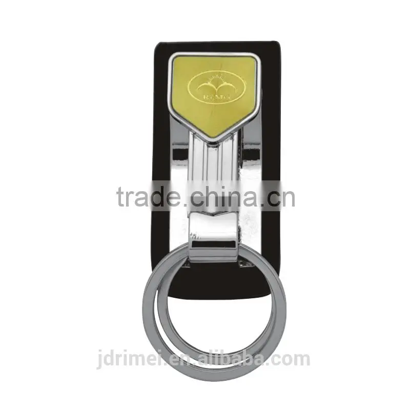 Golden hollow-out heart-shaped alloy keychain