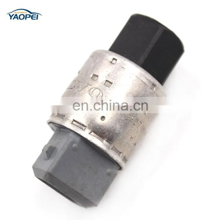 30780427 High Quality A/C Pressure Transducer Switch For 2004-2012 VOLVO S40 V50 S80 MK2