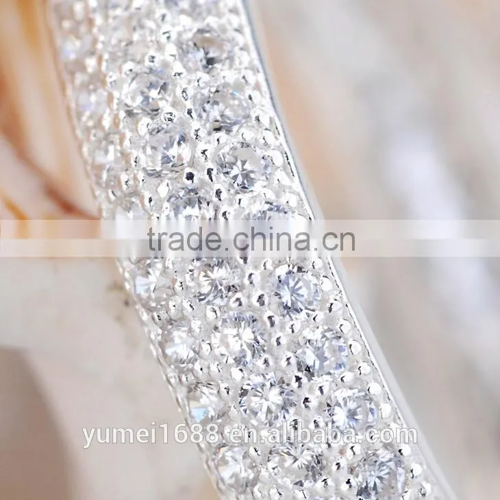 China Customize Simple Design Round Band Prong Setting CZ Diamond Wedding Ring