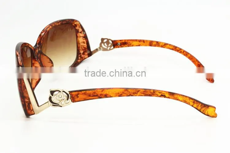 Latest fashion Italian designer brand sunglasses with yourself logo