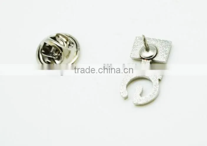 promotional gifts hard sliver plating letter metal pin badge
