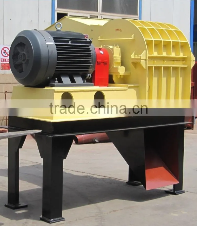 Single shaft hay mixer for animal feed