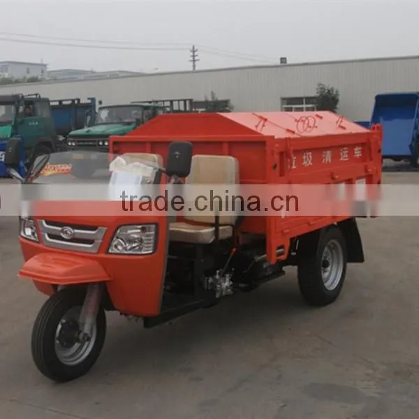 Garbage transport vehicle