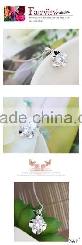 17497 Beautiful Women Clear Stone Flower Set