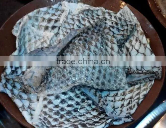 automatic cuttlefish peeling machine/sleeve-fish skinning machine