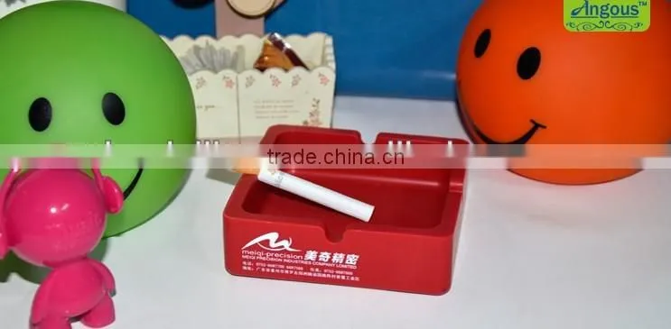 Roll silcone ashtray