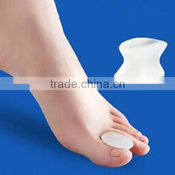 Silicone toe separator / toe separators pedicure