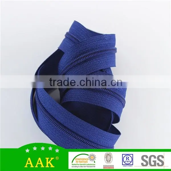 Long chain continuous zipper for garment