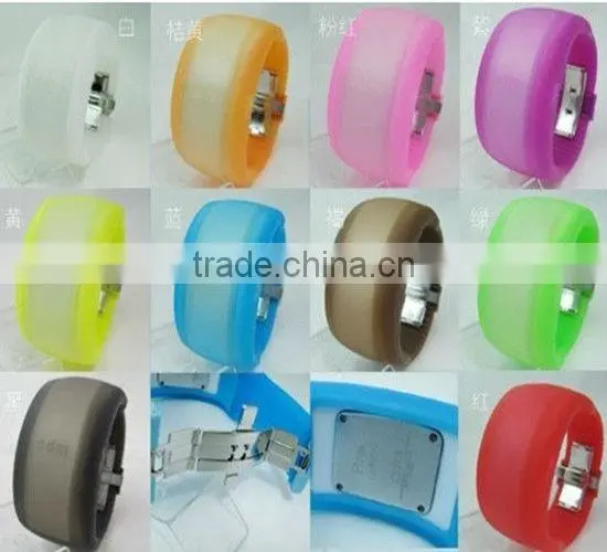 Hot plastic ODM bracelet led watch