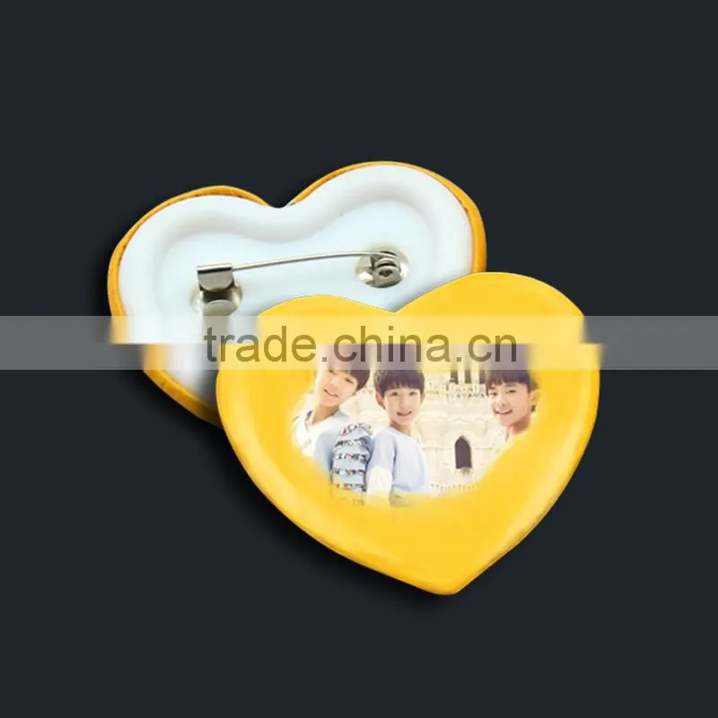 Newest design blank plastic pin badges Hot sale custom Heart shaped pin badges