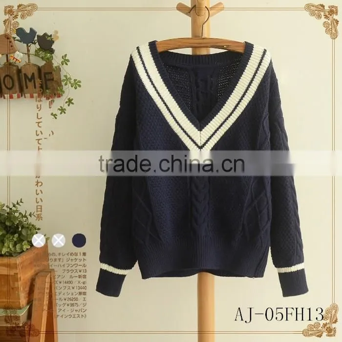 Diamond twist design v-neck long sleeves