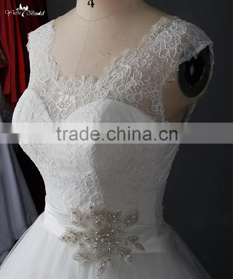 RSW912 Wholesale Alibaba Scoop Neckline Vintage Lace Wedding Dresses 2016 With Belt Bridal Ball Gown Wedding Gown