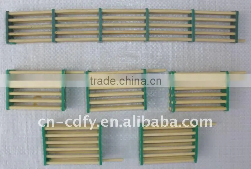Bamboo And Plastic Bee Queen Cage