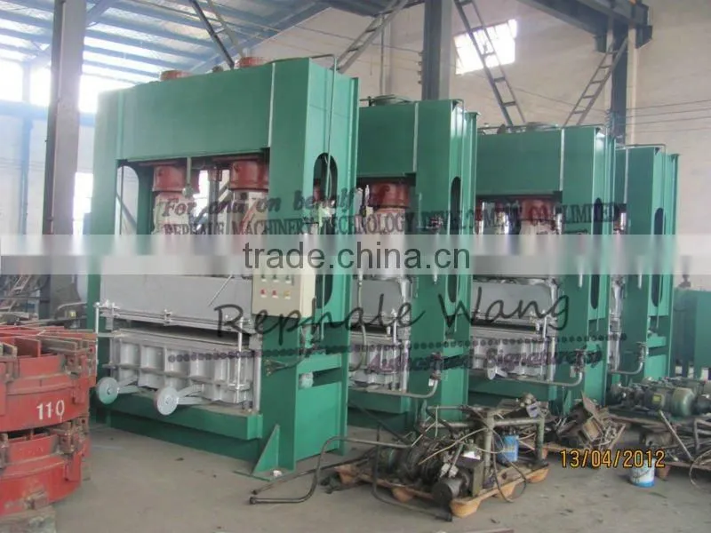 Particle board hot pressing machine