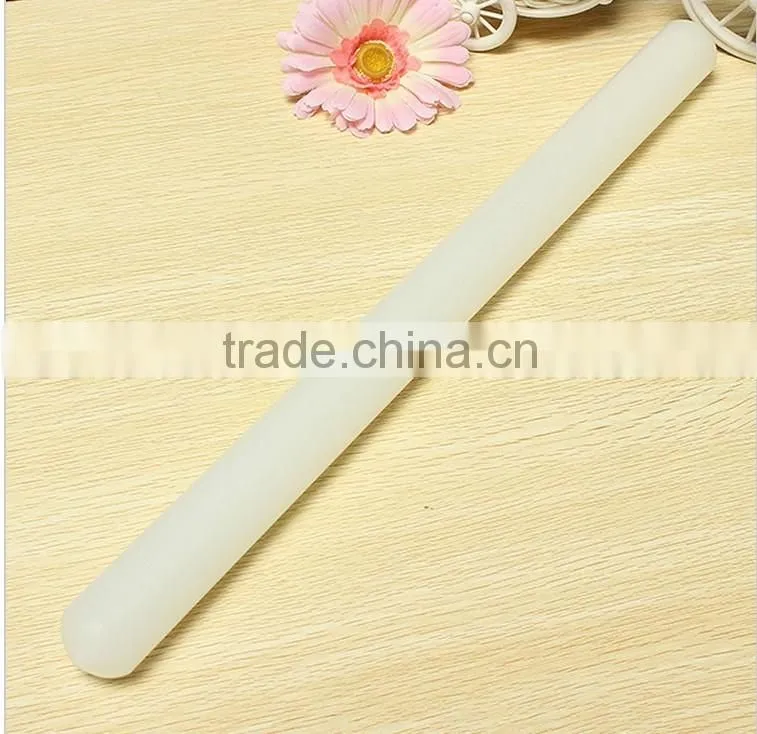 Kitchen useful plastic rolling pin