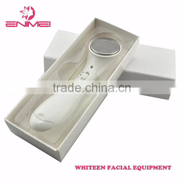 Skin care instrument iontophoresis device, iontophoresis machine
