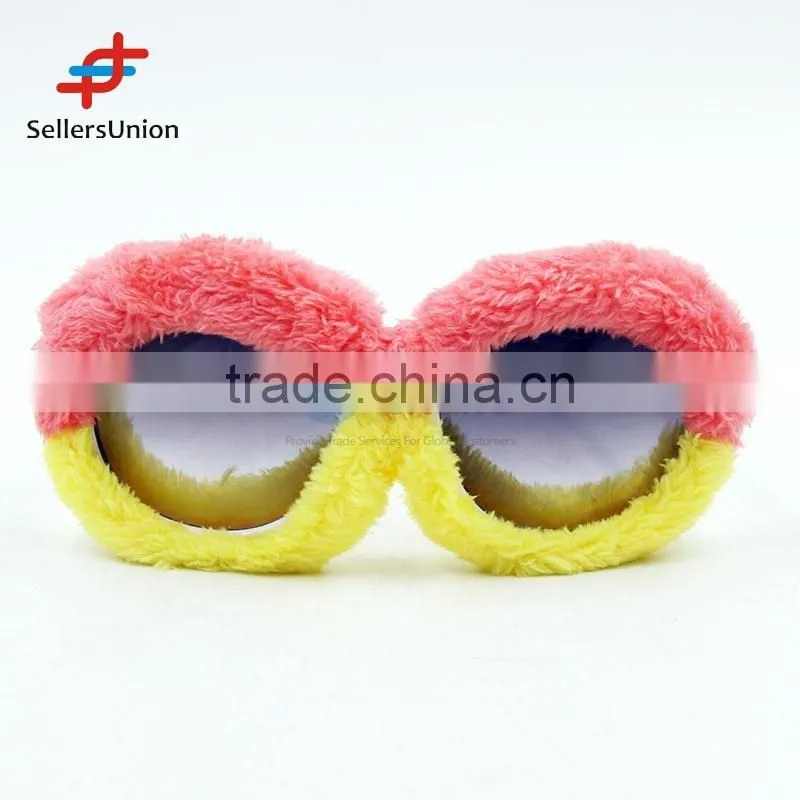 2017 hottest sale No.1 Yiwu export commission agent Good quality pink-yellow short plush sunglasses