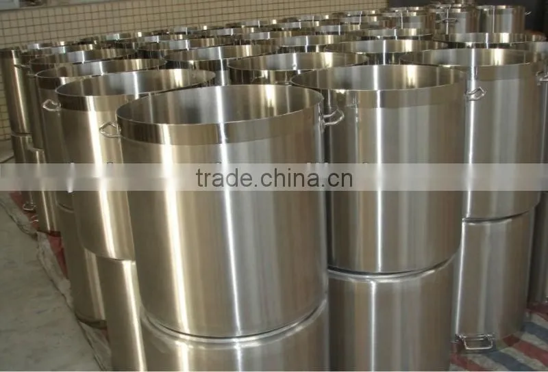 Commercial stainless steel stockpot with lid