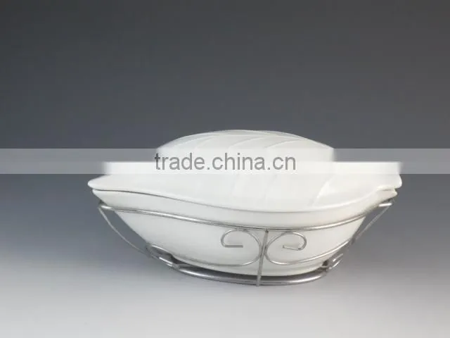 2016 Fancy Leaf-Shaped Design White Ceramic Type Tureen With Metal Stand