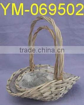 Beautiful Willow Gift Basket With Liner