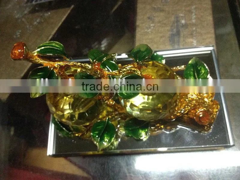 laser workmanship crystal apple