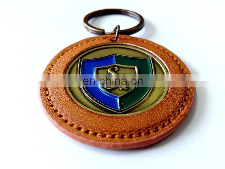 Custom leather keychain zinc alloy material leather sealed edge keychain