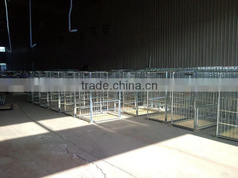 heavy duty roll container with wooden base