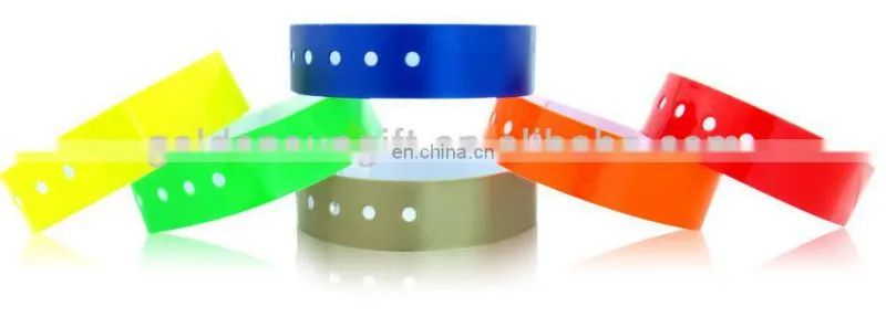 Hot Selling Eco-Friendly Custom Glow In The Dark Vinyl Wristband