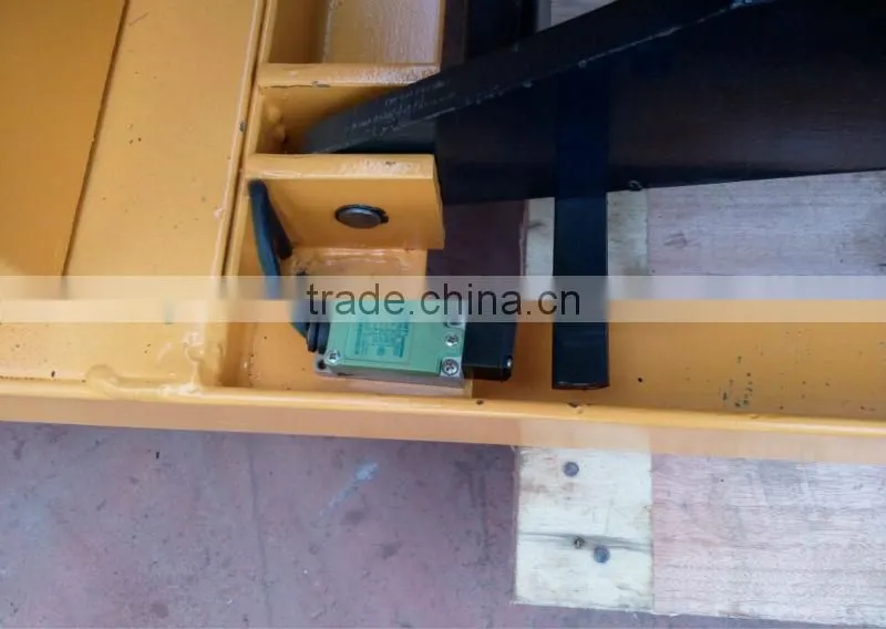 Custom-made!2Tons manual small DC battery hydraulic scissor lift platform for delivery of goods